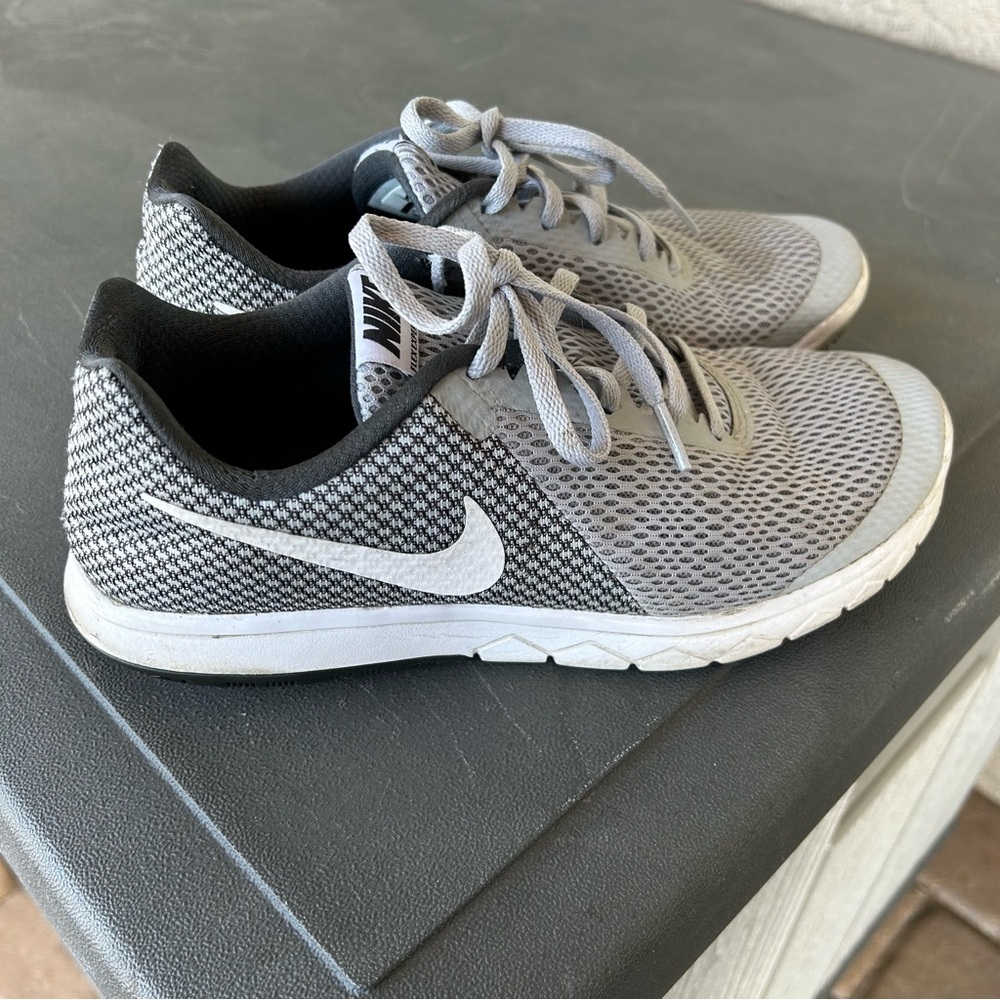 Nike women’s flex experience RN 6